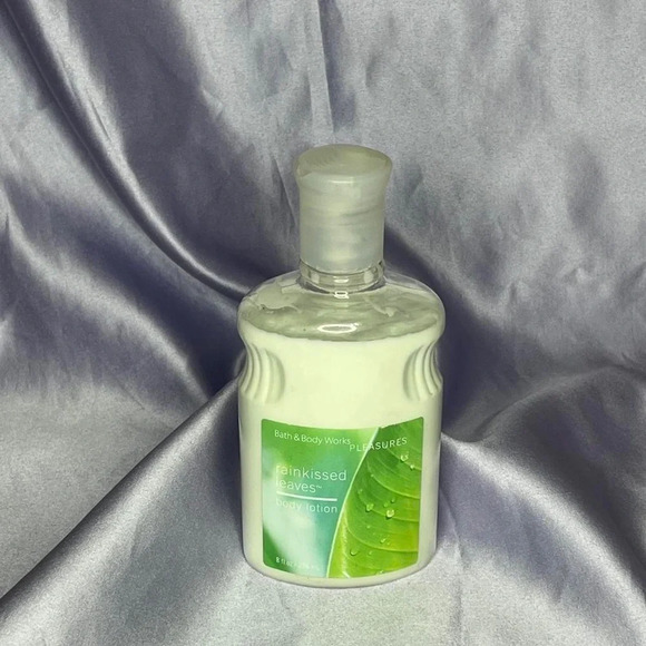 Discontinued Bath & Body Works pleasures rainkissed leaves body lotion
